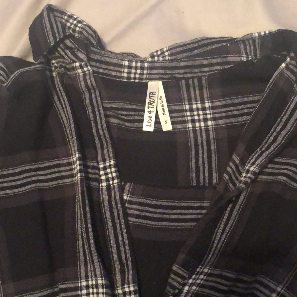 Cropped Flannel - Picture 2 of 2
